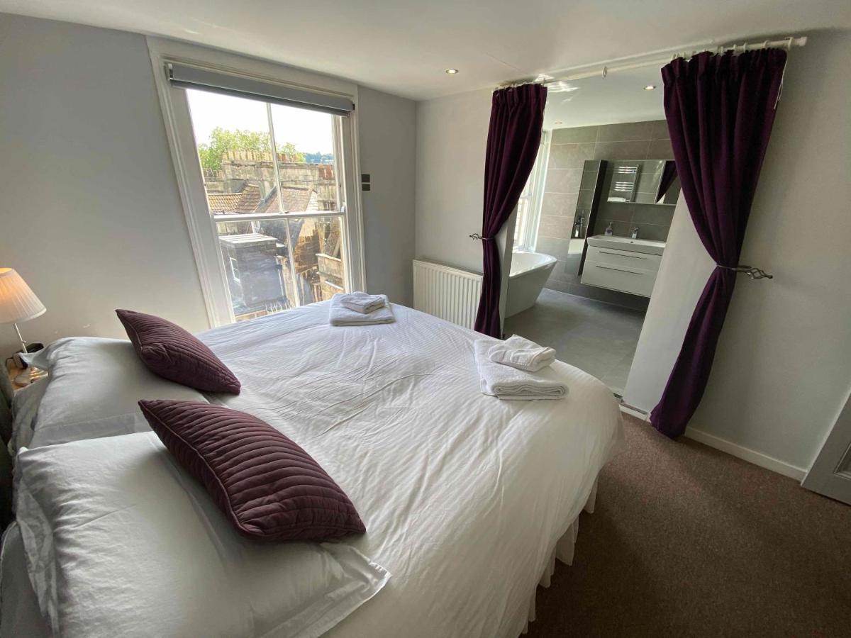 Roof Terrace Apartment, Centre, Sleeps Up To 8 Bath